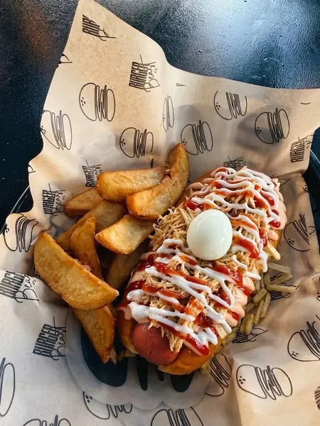 Pulled Chicken Dog